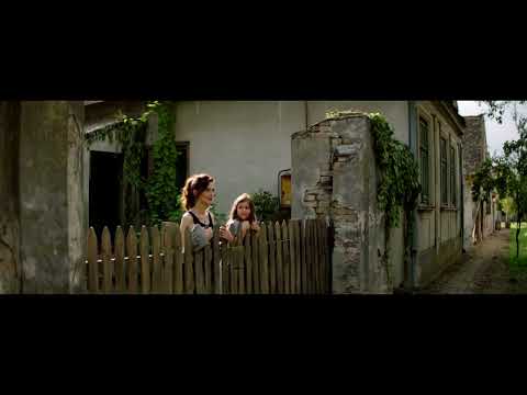 Vidéo pour A girl at the fence